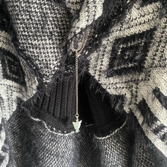 NWT M/L Cardigan - Picture 10 of 13